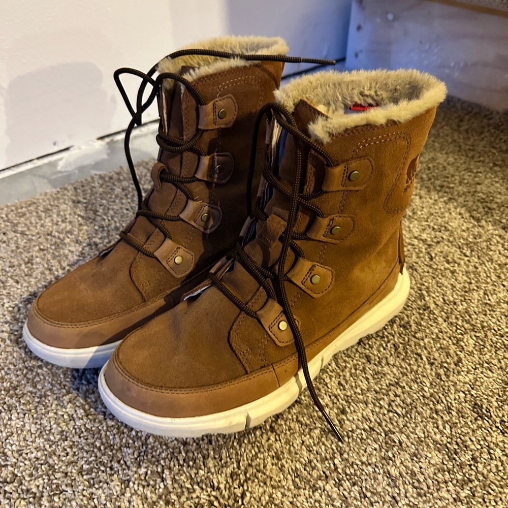 Women’s Sorel Explorer II Joan Boot size 9